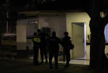 Ante la emergencia, la Policía llegó al sitio para atendarla.