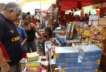 Durante la época de fin de año, ocurren múltiples tragedias. Maneje la pirotecnia con precaución.
