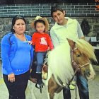 Jorge solía llevar a su familia de paseo. En esta foto ellos estuvieron en Colombia y disfrutaron un fin de semana juntos.