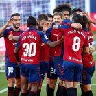 Pervis Estupiñan celebrando con sus compañeros los tres puntos ante el Leganés.