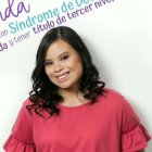 Fue la primera abanderada del país con Síndrome de Down, se graduó de tecnóloga y es presentadora.