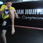  Chito Vera es un boxeador profesional.  