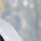 Aunque el inglés y las matemáticas fueron pesadas para ella, Sarita se esforzó hasta sacar buenas calificaciones.