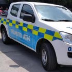 Entre las evidencias incautadas por la Policía consta un vehículo de la Autoridad de Tránsito Municipal.