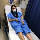 Una de las agredidas tiene un pie fracturado. Le lanzaron un piedrazo en el operativo.