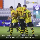 El festejo amarillo en el estadio Bellavista, Martínez, Angulo y Díaz.