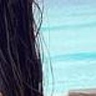 Un besote de cumpleaños recibe Felipe Caicedo de parte de su esposa María García.