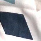 La joven luce feliz tras la exitosa operación a la que fue sometida.