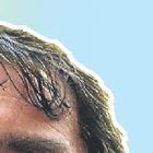 Almada ahora es entrenador del Santos de México.