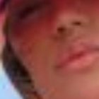 Alejandra Sánchez y la cantante colombiana Karol G.