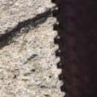 La joven fue aplastada contra un muro por un autobús.