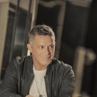 Alejandro Sanz es un artista español de 51 años de edad.