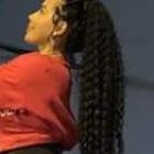 Chica homenajeó a un reo.