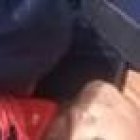 La mujer, de 54 años, sufrió la amputación parcial de su pierna izquierda en la explosión.