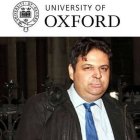 El demandante se graduó en la prestigiosa Universidad de Oxford, en Londres.