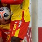 Francisco Fydriszewski, delantero de Aucas, celebra uno de sus dos tantos conseguidos ante los ciudadanos.