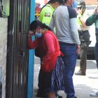 Ligia, la hermana de la víctima, lloraba e imploraba justicia por el crimen de su ñaña.