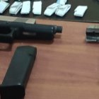 Entre los elementos incautados hay armas, municiones, cigarrillos, celulares, cargadores, entre otras cosas.