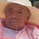 Don Ángel junto Florinda. Son novios.