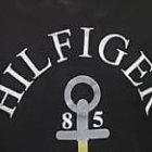 El ciudadano que fue visto empujando la moto quedó detenido para investigaciones.