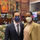 La joven lució un atuendo elegante y causó furor en redes.