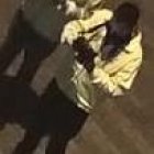 El cuerpo de la extranjera quedó sobre la vereda, tenía su cartera y el celular.