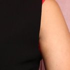 “Las  combinaciones monocromáticas estilizan el cuerpo”, recomienda Denisse.