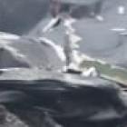 Así quedó el carro donde viajaba el funcionario.