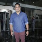 Ronny Aleaga usada una 'pinta' más informal para reunirse con la gente.