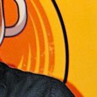 Estudia Comunicación en la UIDE. Toca guitarra con un grupo de raperos, A2H & Los Cuervos.