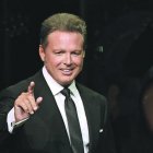 Luis Miguel vendió su yate en 2020 por problemas económicos.




LAS VEGAS, NEVADA - SEPTEMBER 12: Singer Luis Miguel performs on the first night of his four-date limited engagement at The Colosseum at Caesars Palace on September 12, 2019 in Las Vegas, Nevada. (Photo by Ethan Miller/Getty Images) 1174413937