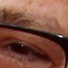 Dos hermanas de Bob murieron con nueve años de diferencia, una con aneurisma cerebral y la otra de una enfermedad autoinmune, según Mail Online.