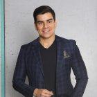 Es presentador del programa Noticias de la mañana de RTS.