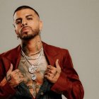 Raúl Alejandro Ocasio Ruiz, mejor conocido por su nombre artístico Rauw Alejandro, es un cantautor, bailarín y productor discográfico puertorriqueño.​