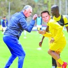 Se imaginan a Don Alfonso siendo dirigido por el DT Gustavo Alfaro.