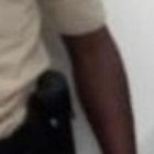 El sospechoso dijo que iba a demandar a los vecinos que lo denunciaron.