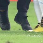 Joshué Garzón se metió a la cancha cuando terminó el partido entre Ecuador y Argentina para tomarse una selfie con Lionel Messi.