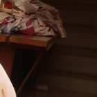 Don Fuentes y Mario Triana limpiaban con cloro el colchón de la habitación N.º 4,  al siguiente día del ‘pito’.