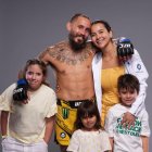 La familia Vera-Escobar: Chito y María Paulina, con sus hijos Ana Paula, Eliana e Ignacio.