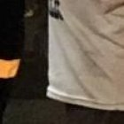 La esposa del difunto (blusa turquesa) llegó a la morgue y entró en shock cuando identificó a su esposo.