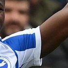 A los 15 minutos del partido, el ecuatoriano marcó un gol que hizo estallar a la hinchada del equipo inglés.