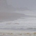 Vista general de una playa hoy, en el balneario de Salina Cruz, estado de Oaxaca (México). Al menos 75 municipios del sureño estado mexicano de Oaxaca se encuentran este lunes con alerta de peligro máximo ante la cercanía del huracán Ágatha, que se encamina a las costas de dicha entidad y podría afectar a Chiapas, también en el sur, informaron autoridades de protección civil. EFE/Luis Villalobos