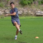 El zaguero argentino Luca Sosa no podrá estar en duelo entre Técnico Universitario y Barcelona.