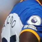 Pervis Estupiñán en acción con el 30 y Moisés Caicedo con el 25 del Brighton de Inglaterra.