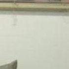 La modelo ya presenta contacciones, pero quiere tenerlo en su vientre lo más que pueda.