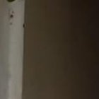 Claudio Vera posó junto a su parlante y lució su  camiseta de ganador.