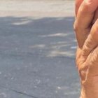 Rosa no alcanzó a ver a su madre con vida. Llora por su sobrina, quien vivía con Mamá Carmencita.