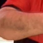 En pleno centro de Guayaquil, Yomaira y Tony, dos ecuatorianos con la camiseta de Flamengo, venden el buen encebollado.