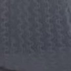 Unos vecinos le prestaron la cama para que pueda descansar en compañía de sus gatos.