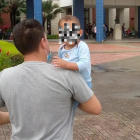 La familia recorrió varios hospitales en Ecuador. Ahora está varada en Venezuela hasta que Ethan se estabilice.